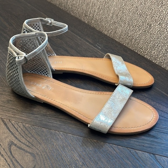Madden Girl Kaacie Sandals Size 9.5 - Picture 1 of 5